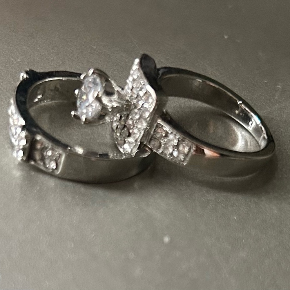 Solid .925 Sterling Silver Wedding Ring Size 5 - image 3